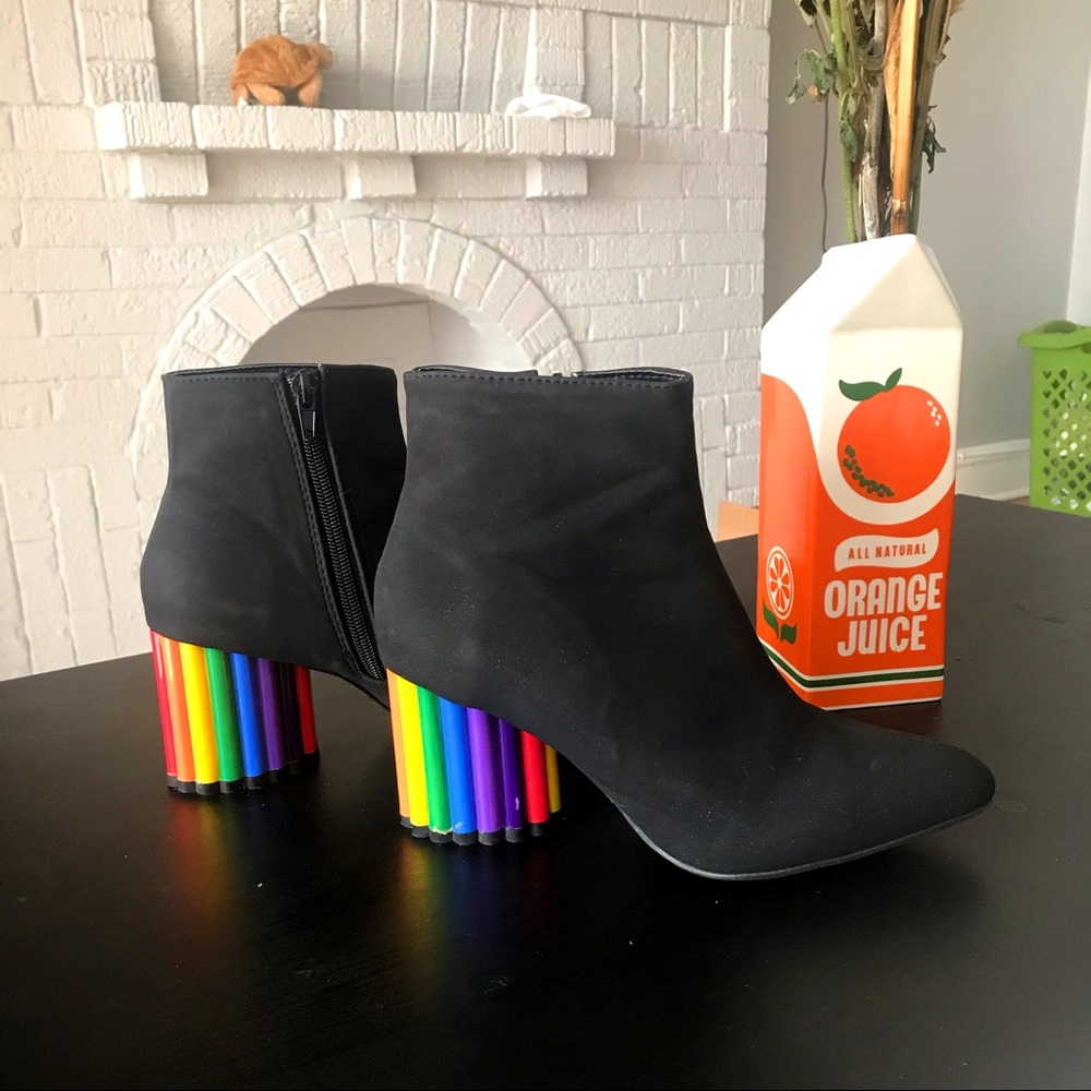 YRU Rainbow Road Boots